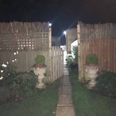 Cosy Garden Log Cabin Salisbury Dış mekan fotoğraf