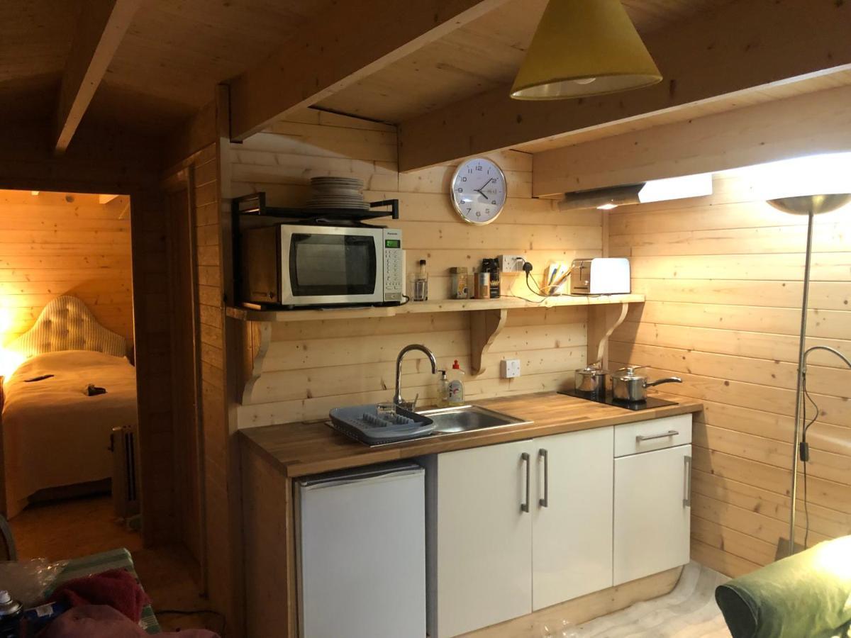 Cosy Garden Log Cabin Salisbury Dış mekan fotoğraf
