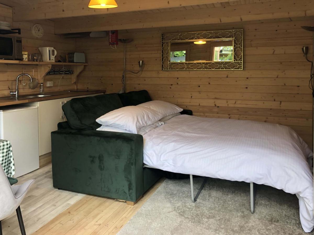Cosy Garden Log Cabin Salisbury Dış mekan fotoğraf